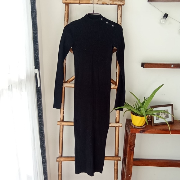 Bershka Minimalist Black Ribbed Dress - Picture 3 of 12